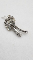 Vintage Rhinestone pronged brooch 2.5″