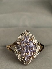 LADIES VINTAGE 10k GOLD MARQUISE CUT TANZANITE DIAMOND RING. SIZE 6.25