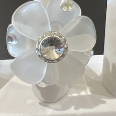 Lucite Plastic Flower Ring Size 7