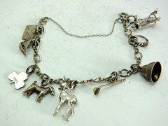 Vintage WINARD Sterling Silver Charm Bracelet With 9 Charms – 7+ inches