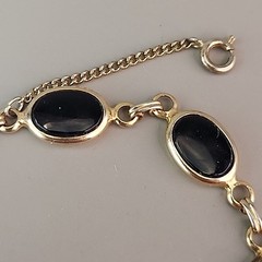 Vintage Glass Bracelet Black Oval Gold Tone Linked Safety Chain 7″