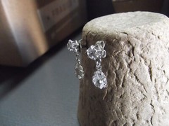 1 Pair Old .75″in White Glass Sparkly w/ Teardrop Dangle Stud