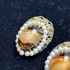 Vintage W Germany Glass Caramel Swirl Cabochon Pearl Brooch Clip On Earrings Set