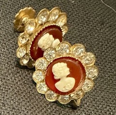 Vintage Coro Screw Back Gold Tone Red & White Cameo With Rhinestone Earrings