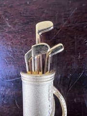 VTG TONA Golf Clubs & Bag Brushed Matte Gold Tone Brooch Pin Golfer Gift 2.25″