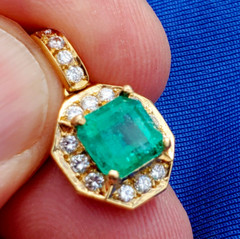 Original EARTH MINED Colombian EMERALD DIAMOND Pendant Deco Halo SOLID 18K GOLD