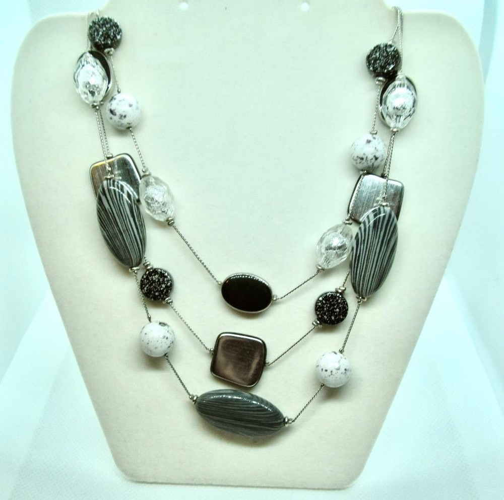 NY & Co Fashion 3 Strand Black/Gray /White & Silver Tone Necklace #9-8