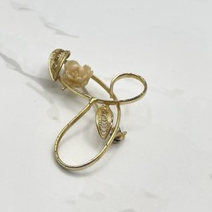 Vintage VTG Gold Tone Brooch Carved Rose Flower Filigree Leaf Pin Floral Signed