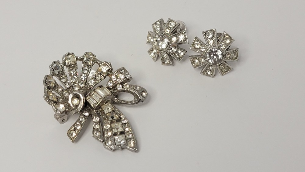 Vtg Fan/Bow Brooch & ALBION Signed Screwback Earrings Mid-century Rhinestones