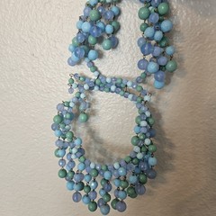 1940s 1950s BIB COLLAR CLUSTER 2-LAYERED ART GLASS BEADED MEMORY WIRED NECKLACE