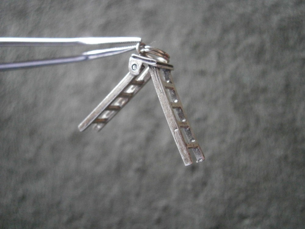Step Ladder Opens Vintage Sterling Silver Bracelet Charm Pendant 2.0g