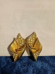 Vintage Francois clip earrings. This is for a pair of signed, vintage earrings
