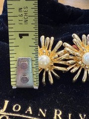 Joan Rivers Gold Tone Flower W/ Faux Pearl Earrings #3288