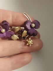 Vtg 60s Goldtone Purple Enamel Faux Pearls Floral Leaf Screw Back Earrings