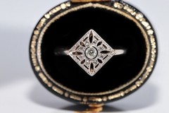 Antique Circa 1920s Art Deco 18k Gold Natural Diamond Navette Design Ring