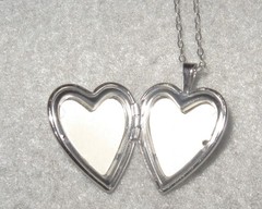 STERLING SILVER 925 EMBELLISHED TRIPLE HEART SHAPED LOCKET PENDANT & CHAIN