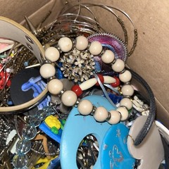 3lbs + Vintage/Modern Costume Jewelry Lots Mix Box Wearable Pieces
