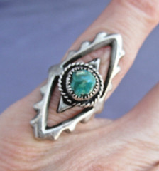 VINTAGE OLD PAWN STERLING LONG CUT OUT SPEAR ARROWHEAD TURQUOISE PINKY RING