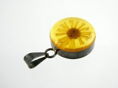 Vintage Sterling Silver Yellowed Resin Daisy Flower Pendant 925 1.25 Inches 3.5g