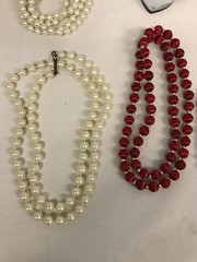 13 VINTAGE ASSORTED BEAD NECKLACES