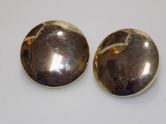 J836-VINTAGE PIERCED EARRINGS~CLASSIC GOLD BUTTON STYLE~1″ WIDE