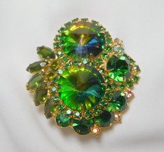 VINTAGE JULIANA DELIZZA & ELSTER GREEN WATERMELON RIVOLI RHINESTONE BROOCH ✨