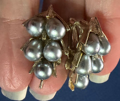 Vintage Signed ART Costume Faux Pearls TearDrop Clip On Earring 1 inch