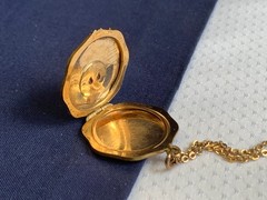 Antique Gold Plated Speidel Locket Necklace Jewelry 17.5″ Amethyst Color *READ*