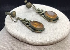 Antique Gold Tone Costume Leaves & Golden Glass Stone Drop Earrings F112