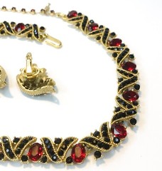 VTG Trifari Red Faceted Crystal & Jet Black Rhinestone Necklace & Earrings
