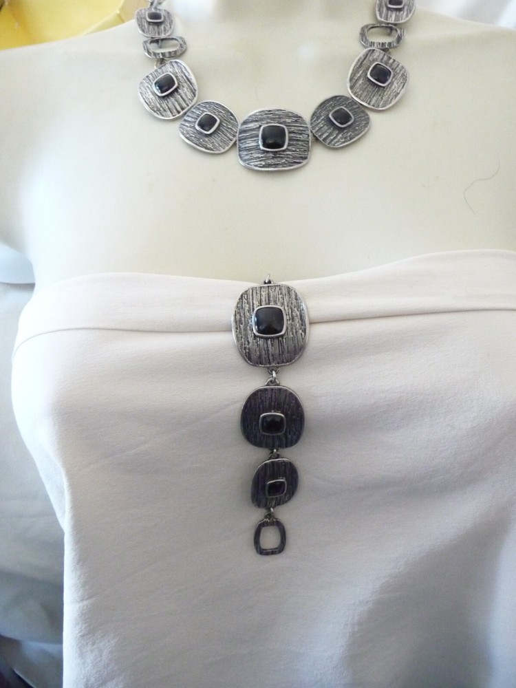 SET LIA SOPHINA BRACELET NECKLACE SILVER TONE SQUARES w BLACK CENTER #23/5A
