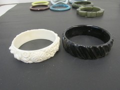 9 Vintage BANGLE BRACELETS 2 STRETCH 7 CUFF HARD PLASTIC 60’S AND 70’S