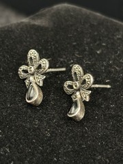 A Pair Of Vintage 925 Sterling Silver Dangle Earrings Black Rhinestones 2.9g