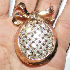 CROWN TRIFARI signed FUR CLIP pin all channel set stones-OMG!!