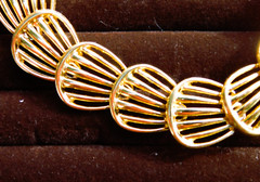 Chic Designer Anne Klein Bracelet Gold Tone Toggle Clasp Retro Chunky Shell Link