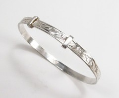 Antique USA Made Sterling Silver Floral Small Compression Bangle Bracelet 5-3/4″