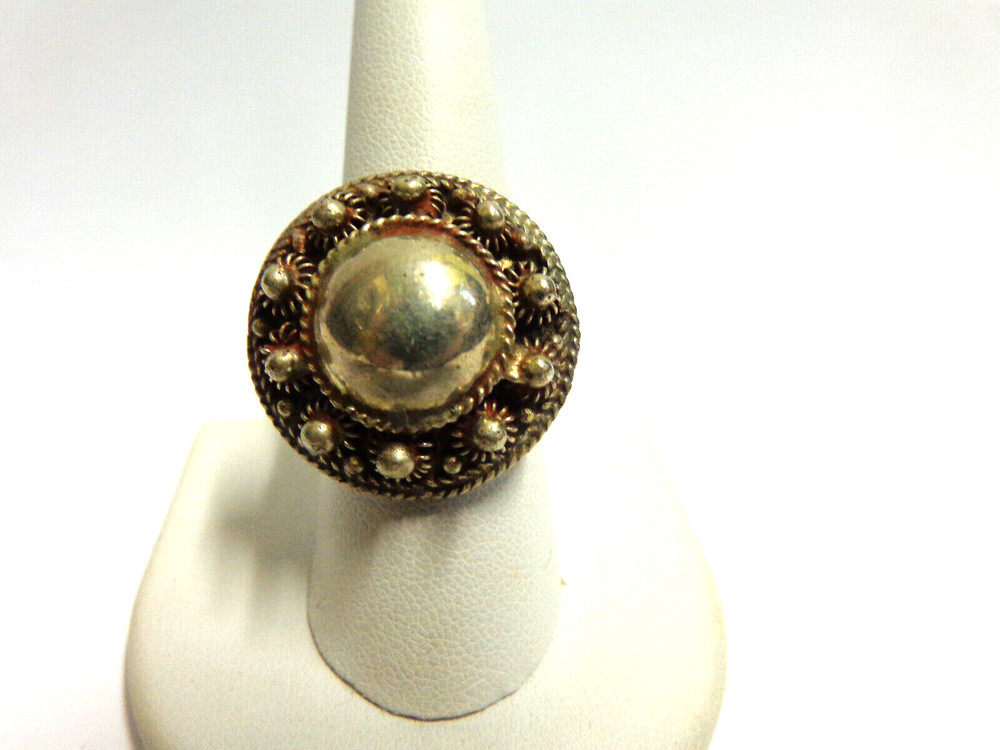 Vintage sterling silver one inch round shape sz 8.25 wgt 10grams concho style