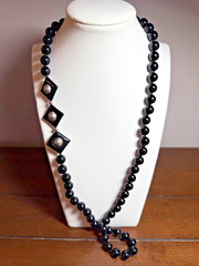 Vintage 14″ Black Onyx Beads Necklace With Silver Metal Geo Onyx Design Accent