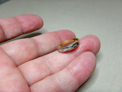 VINTAGE 18ct GOLD RING SET WITH 4 TAPERED BAGUETTE CUT DIAMONDS