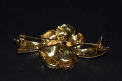 Rare Vintage SWAROVSKI Brooch Pin Sparkly Crystals Gold Tone Swan Mark