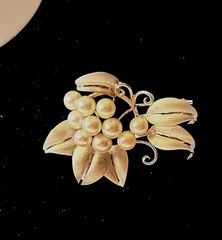Vintage Sterling Silver Akoya cultured pearl brooch 1950 – 1960. Signed