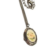 Vintage Pink Rose Resin Oval Locket Pendant Necklace Silver Tone Flower Retro