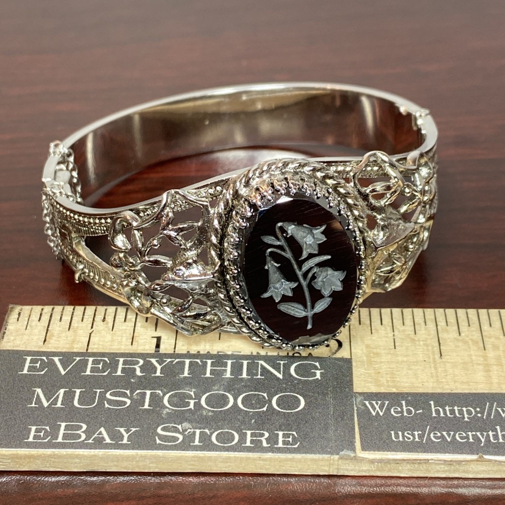 Whiting & Davis Intaglio Lily Flower Cameo Silvertone Hinged Bracelet Mesh Bags