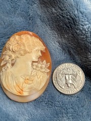 Vintage Shell unmounted cameo women w rose in hair 2 1/8 x 1 5/8”