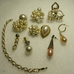 Vintage Clip On Goldtone Faux Pearl Earrings Lot Of 10 Singles As Pictured