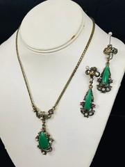 Vintage Unsigned Faux Jade Gems Drop Necklace Earring Set Victorian Style READ