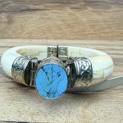 Vintage Water Buffalo Bone Turquoise Gemstone Silver Tone Hinged Bracelet 3.5”