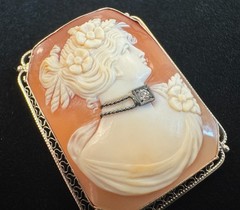 Antique 14K White Gold Shell Cameo Brooch Diamond Filigree Frame 30mm 11.4g