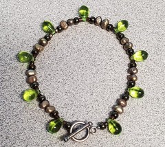 VTG 925 Green Teardrop Crystal and Pearl Bracelet 7in Sterling Silver 7g Toggle