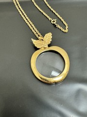 Vintage 70’s Loupe Magnifying Glass Apple Pendant Long Gold Tone Chain Necklace